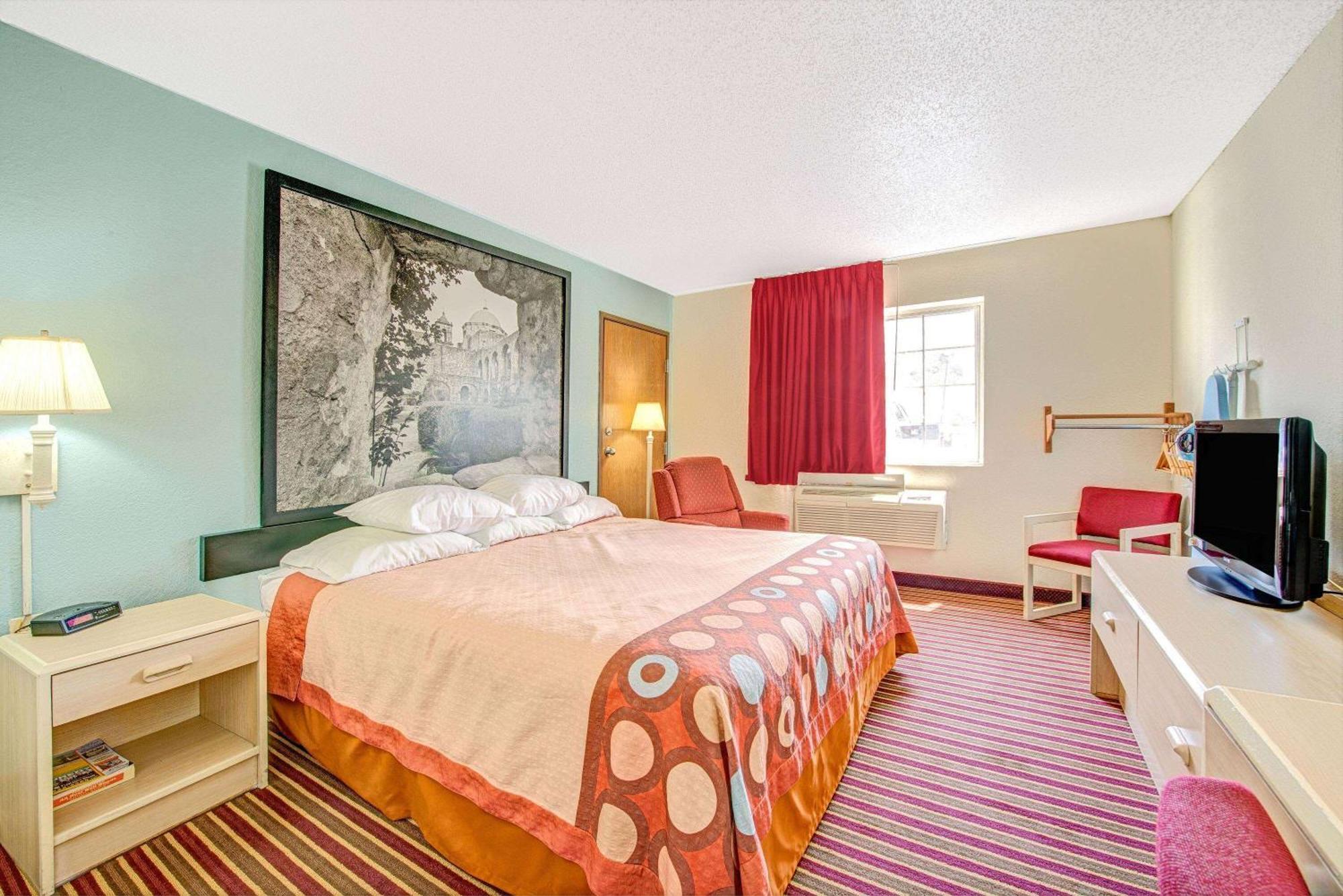 Отель Super 8 By Wyndham San Antonio/Fiesta Экстерьер фото